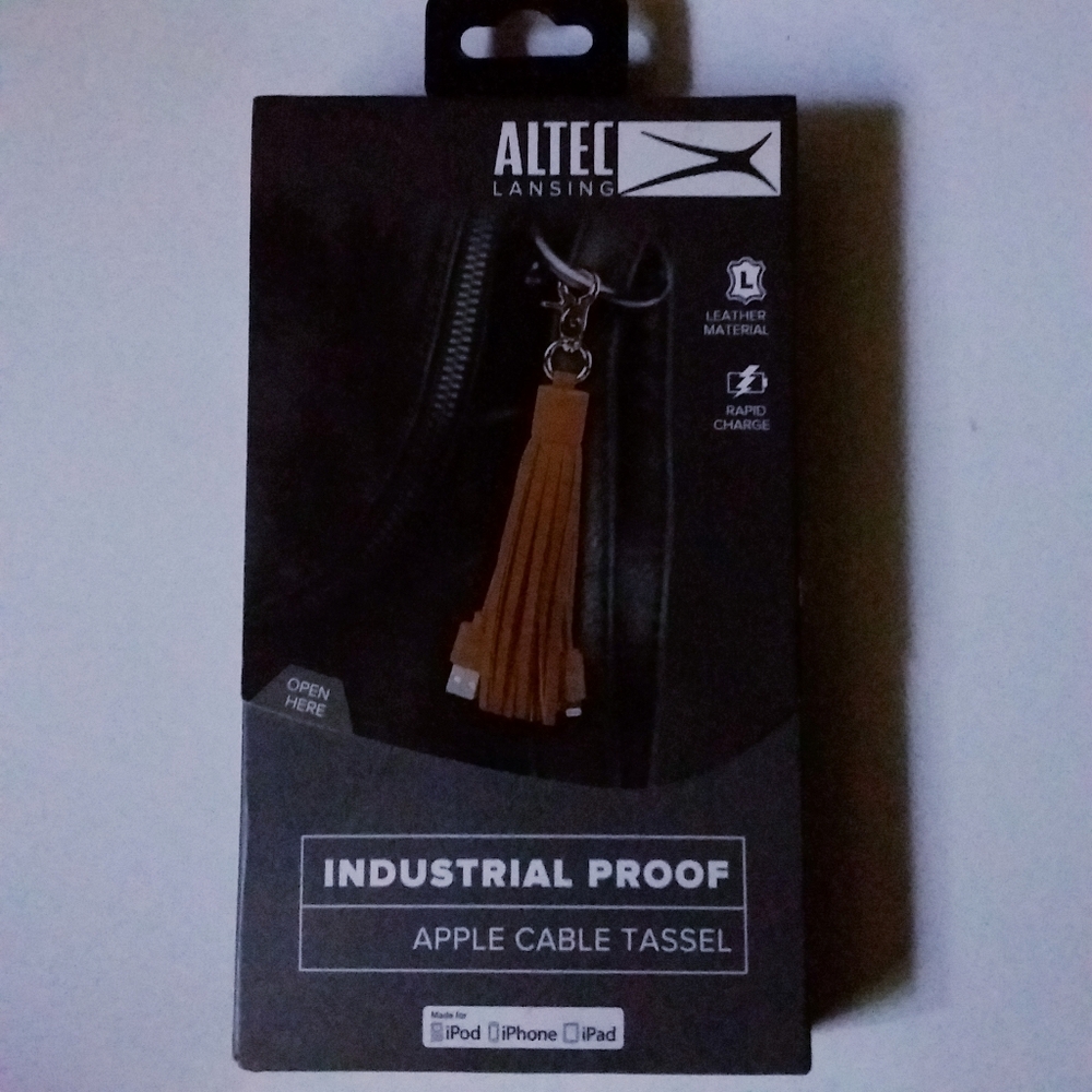 Apple Cable Tassel